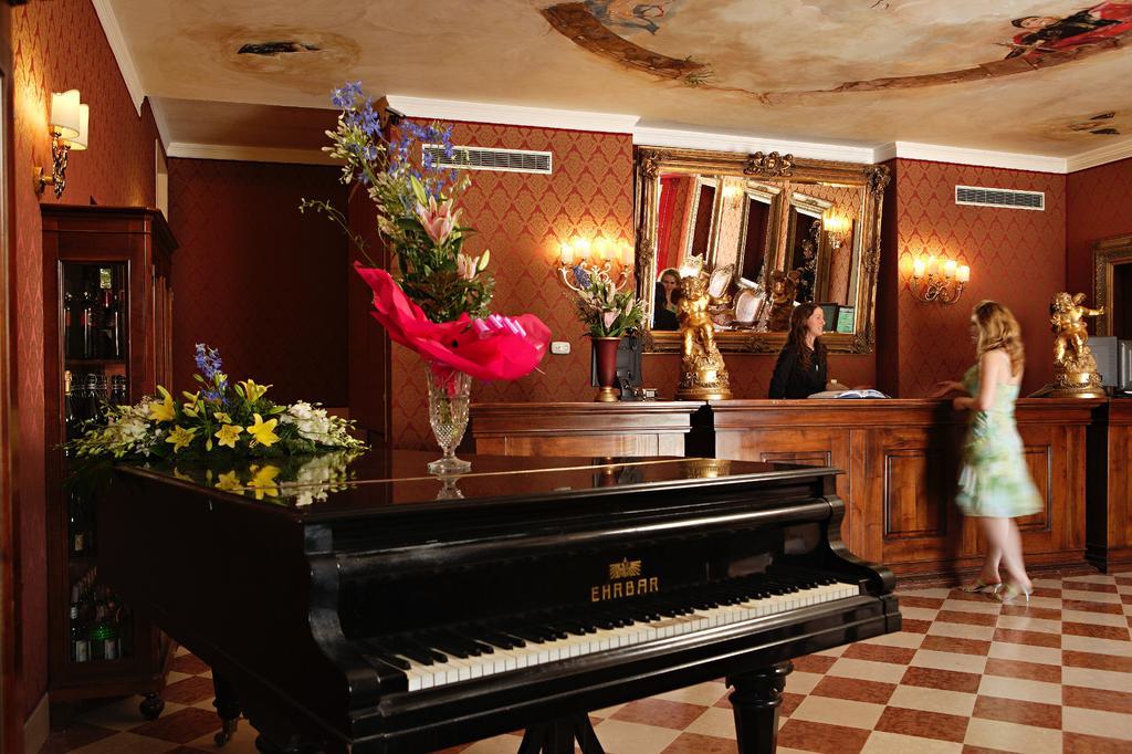 Venice Hotel Villa Dori มาร์เกรา ภายนอก รูปภาพ